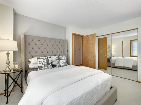 3026 Lake Shore Drive Minneapolis MN 55416
