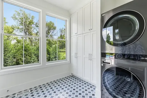 22233 Dakota Avenue Lakeville MN 55044