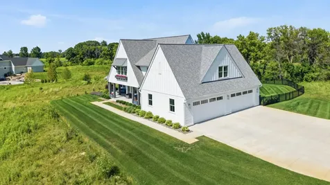 22233 Dakota Avenue Lakeville MN 55044