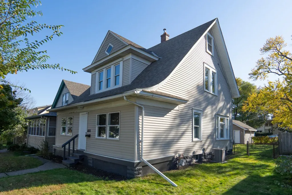 1606 Concordia Avenue Saint Paul MN 55104
