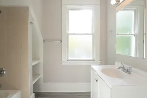 1606 Concordia Avenue Saint Paul MN 55104