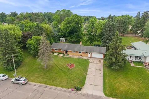 628 E Wisconsin Avenue Barron WI 54812