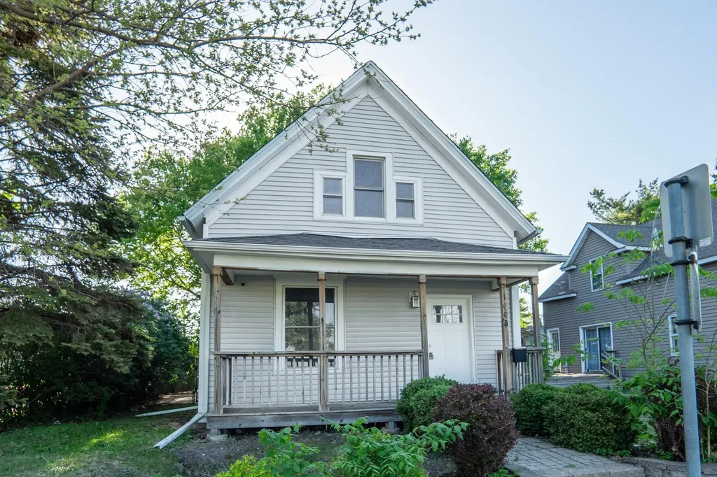 1602 Johnson St NE Minneapolis MN 55413