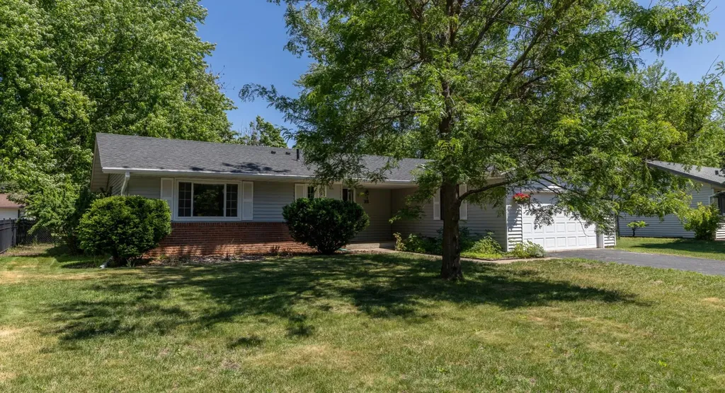 991 Cortland Drive Apple Valley MN 55124