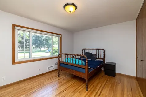 991 Cortland Drive Apple Valley MN 55124