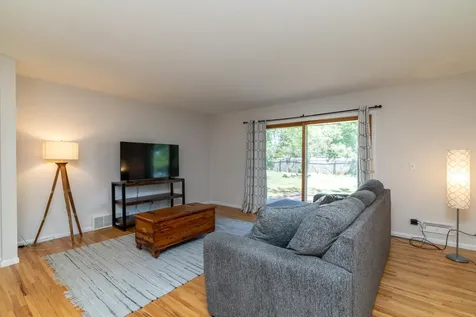 991 Cortland Drive Apple Valley MN 55124