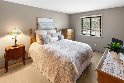 4602 1/2 Penkwe Way Eagan MN 55122