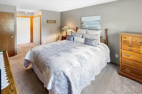 4602 1/2 Penkwe Way Eagan MN 55122