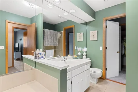 4602 1/2 Penkwe Way Eagan MN 55122