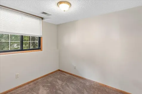 4602 1/2 Penkwe Way Eagan MN 55122