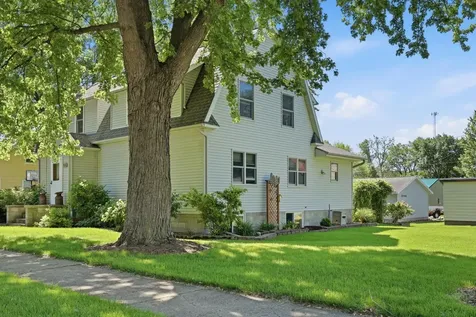 424 E 11th Street Gibbon MN 55335
