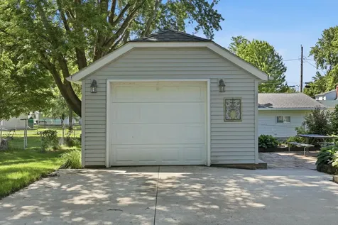 424 E 11th Street Gibbon MN 55335