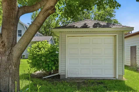 424 E 11th Street Gibbon MN 55335