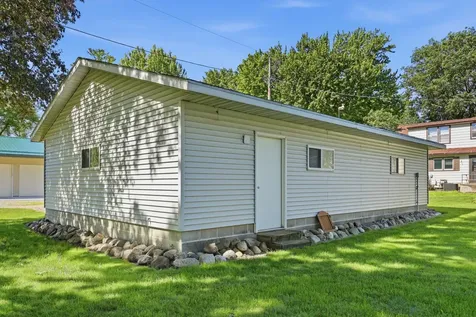 424 E 11th Street Gibbon MN 55335