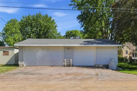 424 E 11th Street Gibbon MN 55335