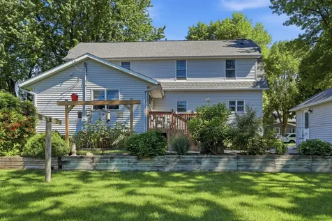 424 E 11th Street Gibbon MN 55335