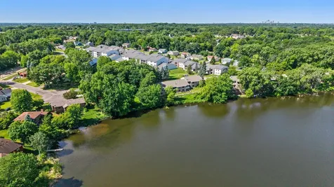 41 Round Lake Trail Little Canada MN 55117