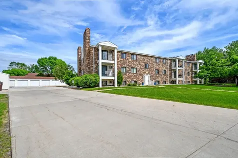 321 Prairiewood Circle S Fargo ND 58103