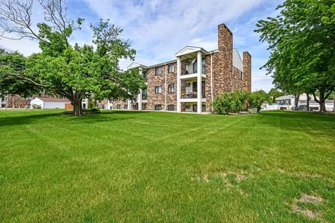 321 Prairiewood Circle S Fargo ND 58103