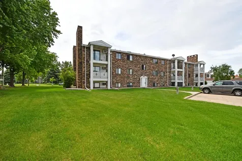 321 Prairiewood Circle S Fargo ND 58103