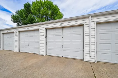 321 Prairiewood Circle S Fargo ND 58103