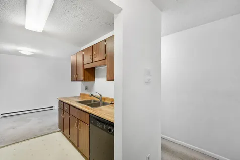 321 Prairiewood Circle S Fargo ND 58103
