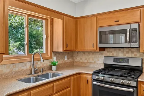 9983 Balmoral Lane Eden Prairie MN 55347