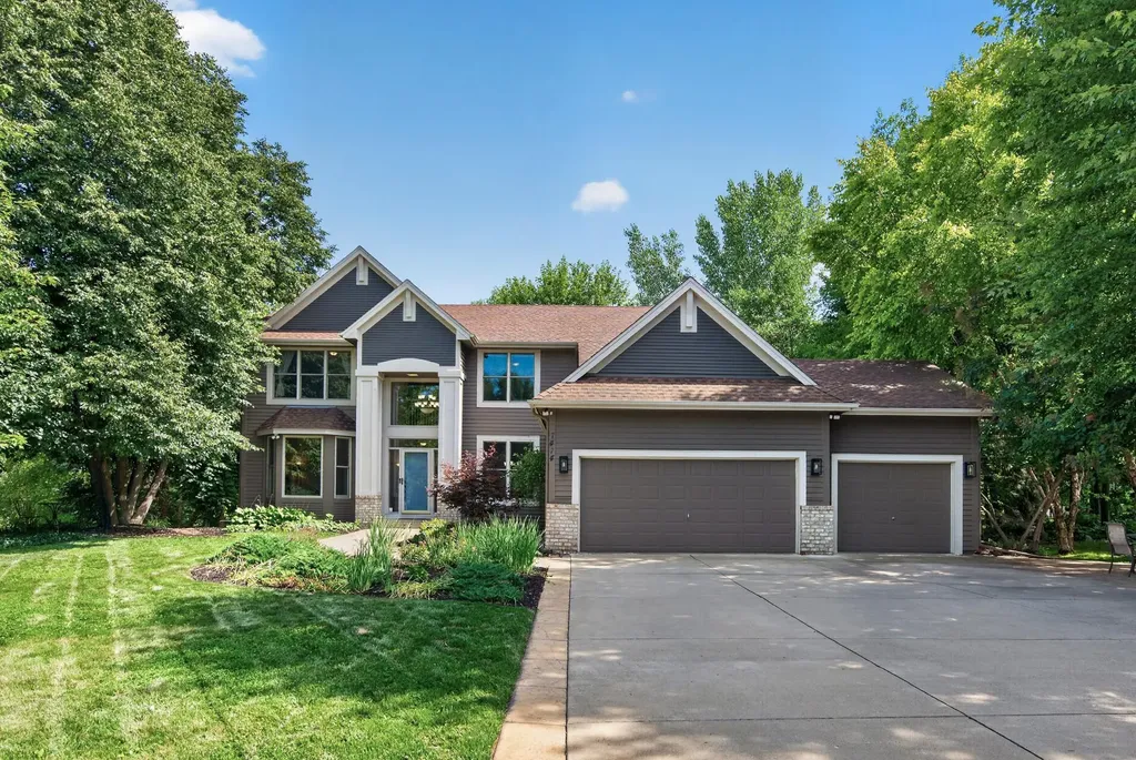 7474 Moccasin Trail Chanhassen MN 55317