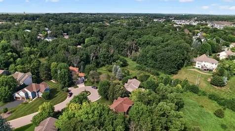 7474 Moccasin Trail Chanhassen MN 55317