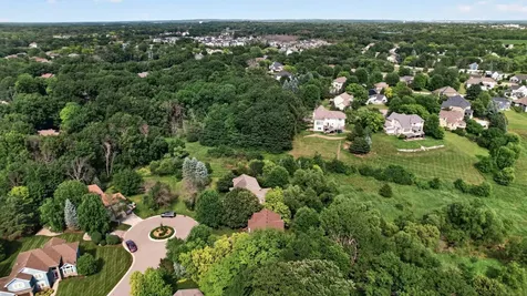 7474 Moccasin Trail Chanhassen MN 55317