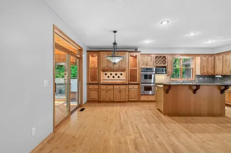7474 Moccasin Trail Chanhassen MN 55317