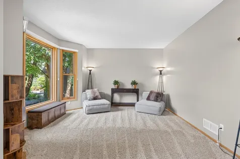 7474 Moccasin Trail Chanhassen MN 55317