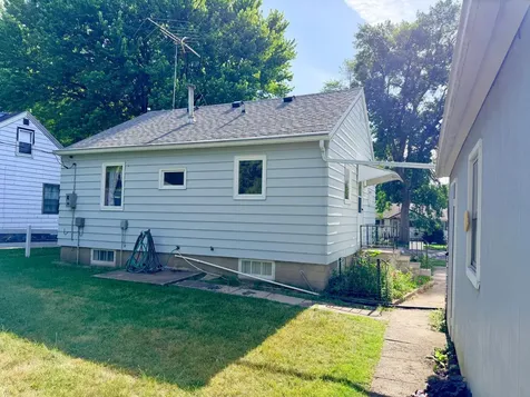 105 Fenton Avenue Albert Lea MN 56007