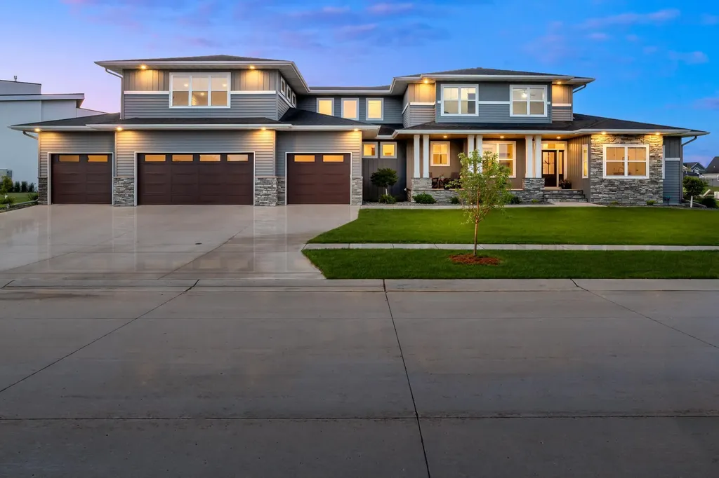 2815 Rivers Bend Drive E West Fargo ND 58078
