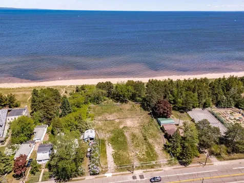 29XX S Lake Avenue Duluth MN 55802