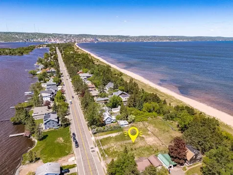 29XX S Lake Avenue Duluth MN 55802