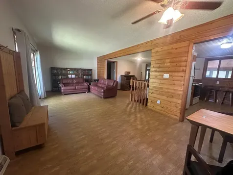 1402 N Mckay Avenue NE Alexandria MN 56308