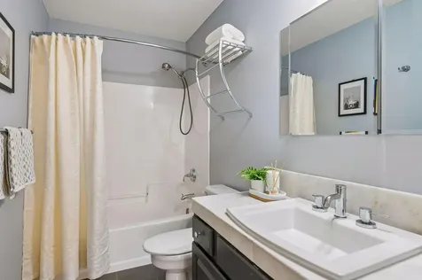 2433 Columbus Court Minneapolis MN 55404