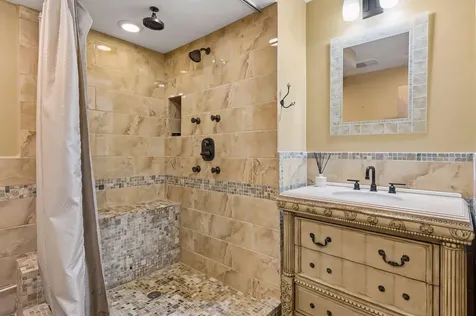 2433 Columbus Court Minneapolis MN 55404