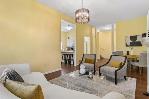 2433 Columbus Court Minneapolis MN 55404