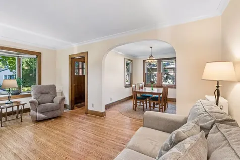 1589 Hollywood Court Falcon Heights MN 55108
