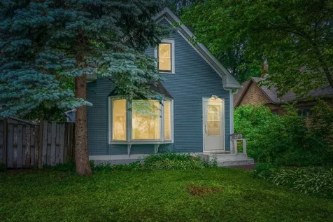 1476 Concordia Avenue Saint Paul MN 55104