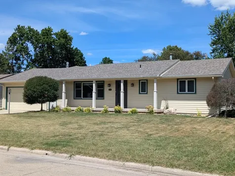 1111 Skylark Lane Albert Lea MN 56007