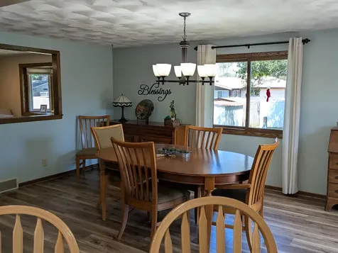 1111 Skylark Lane Albert Lea MN 56007