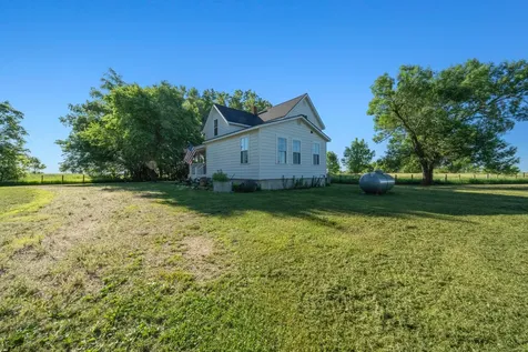 28555 810th Avenue Graceville MN 56240