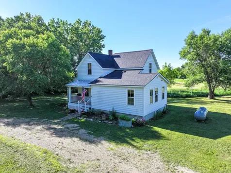 28555 810th Avenue Graceville MN 56240