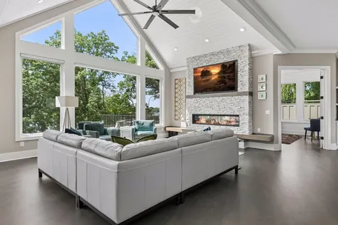 1489 Bussard Court Arden Hills MN 55112
