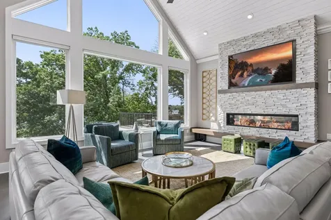 1489 Bussard Court Arden Hills MN 55112