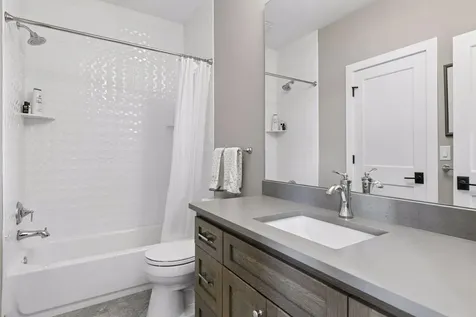 1489 Bussard Court Arden Hills MN 55112