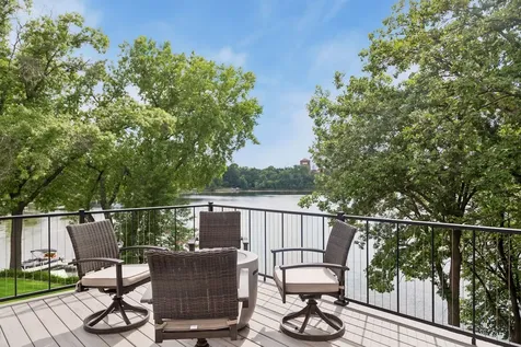 1489 Bussard Court Arden Hills MN 55112